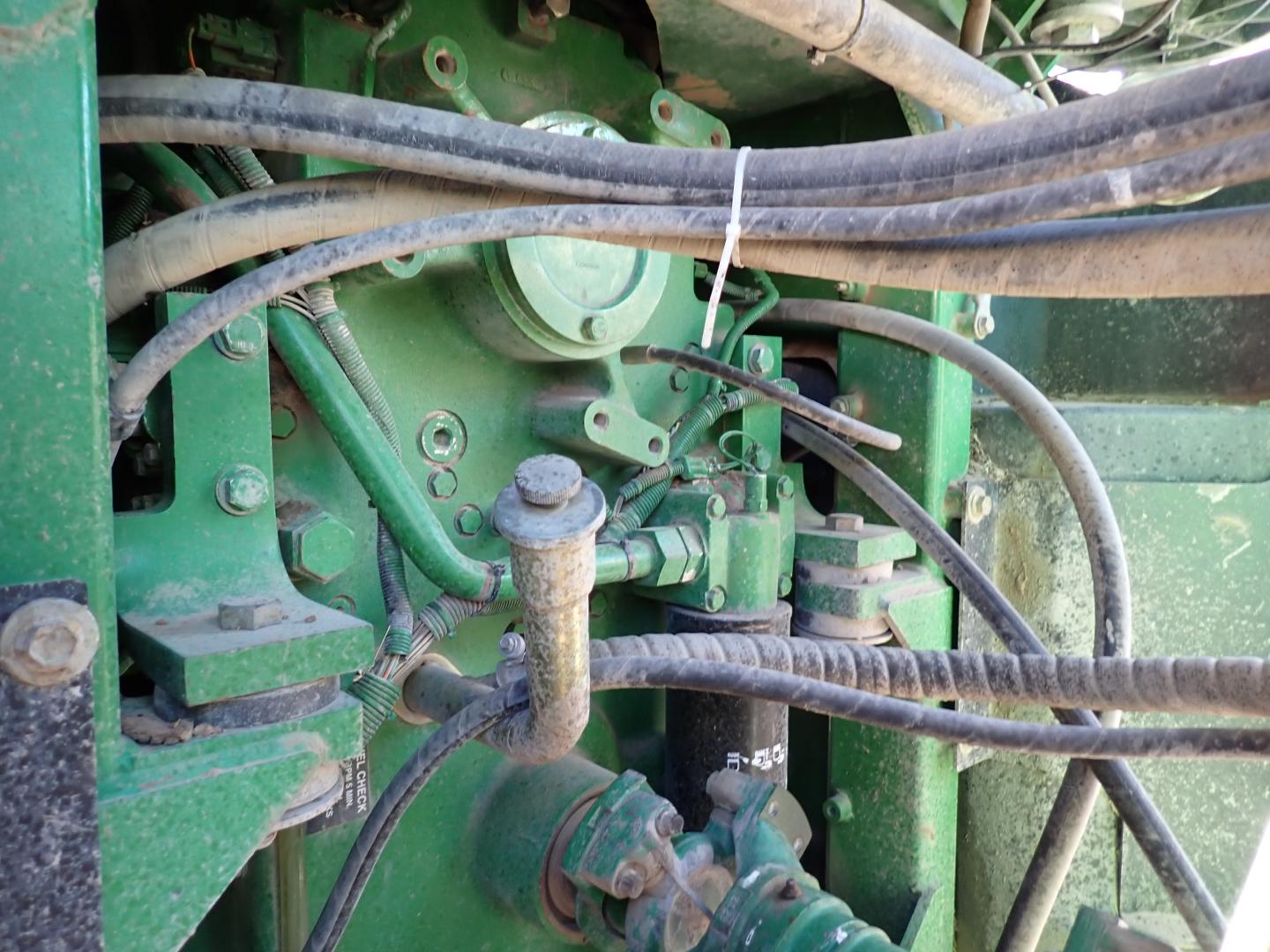 ./imagenes/INVOICE/2019/16500/TRACTOR JOHN DEERE_9520 (12).JPG